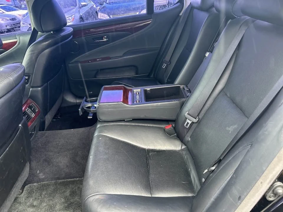 2012 Lexus LS 4th Gen - Image 11 of 19