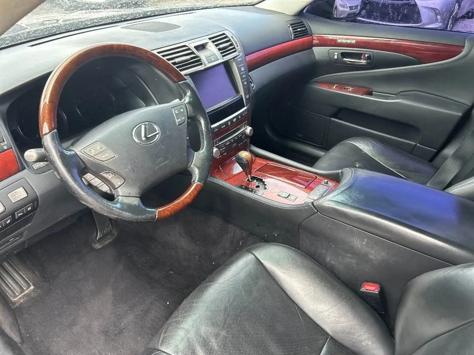 2012 Lexus LS 4th Gen - Image 9 of 19