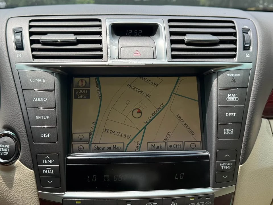2012 Lexus LS 4th Gen - Image 16 of 20