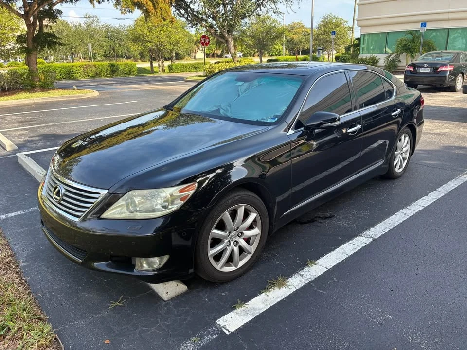 2012 Lexus LS 4th Gen - Image 3 of 4