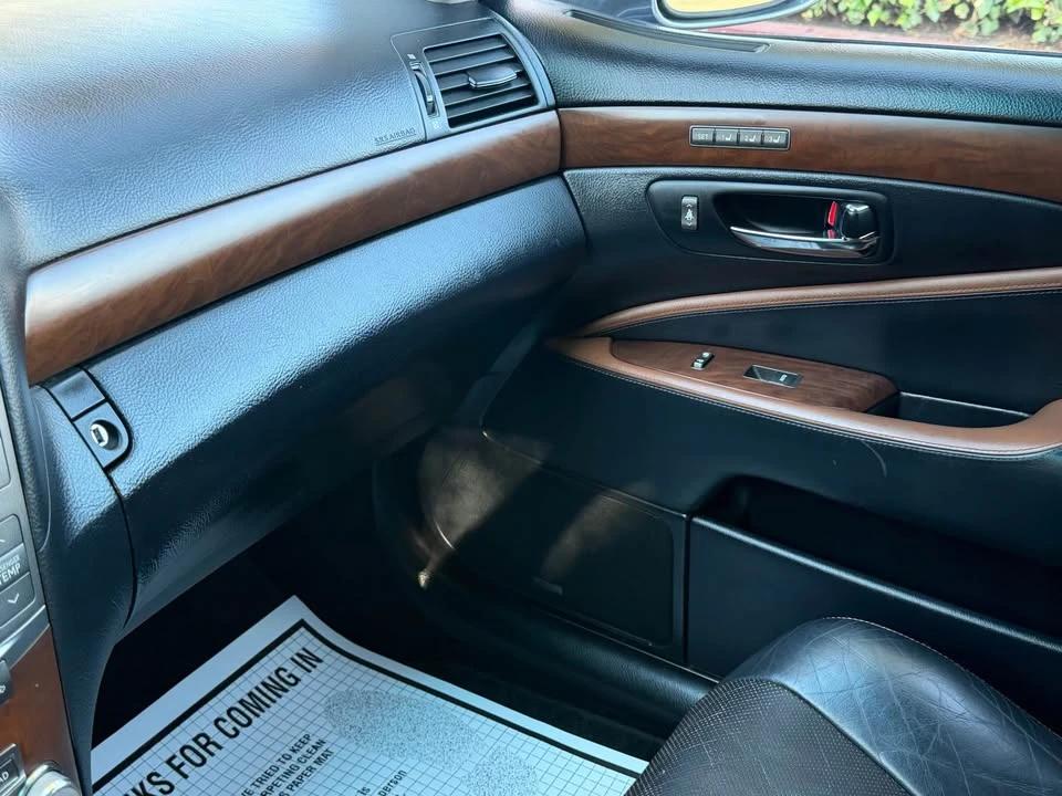 2012 Lexus LS 4th Gen - Image 12 of 15
