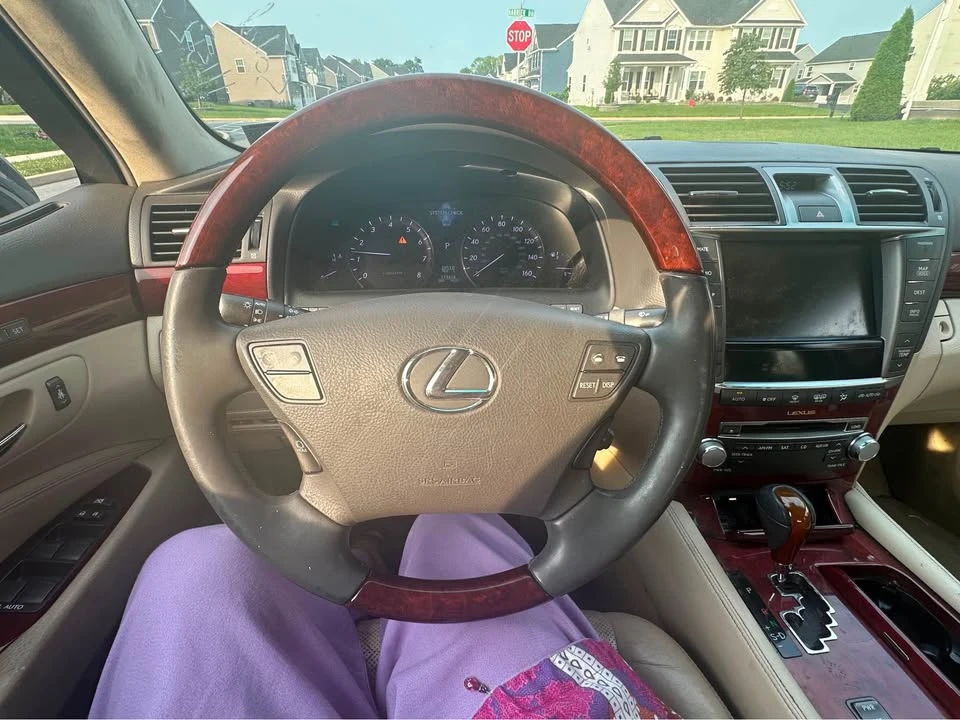 2012 Lexus LS 4th Gen - Image 5 of 11