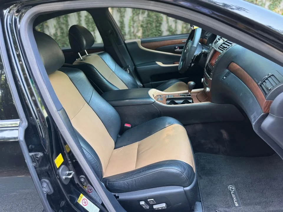 2012 Lexus LS 4th Gen - Image 12 of 17