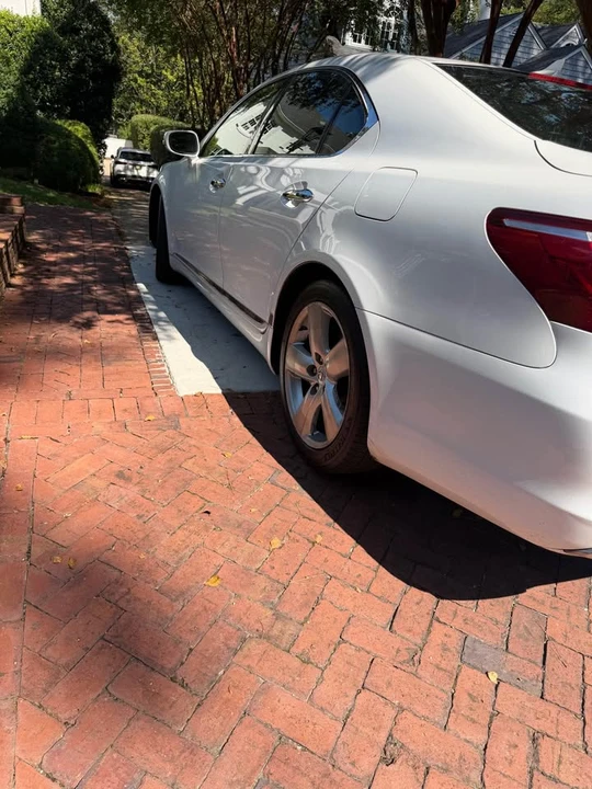 2012 Lexus LS 4th Gen - Image 7 of 12