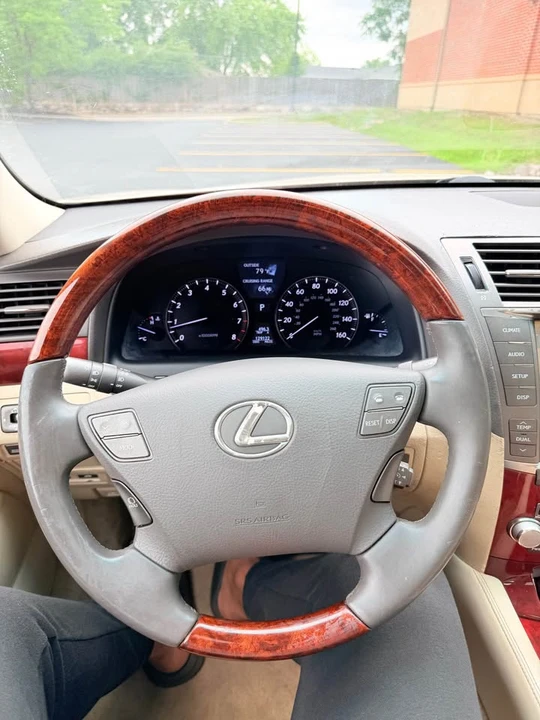 2012 Lexus LS 4th Gen - Image 11 of 19