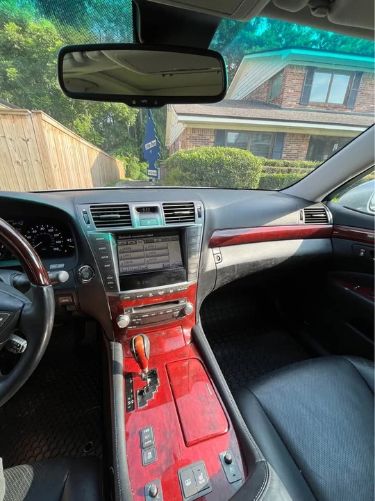 2012 Lexus LS 4th Gen - Image 9 of 10