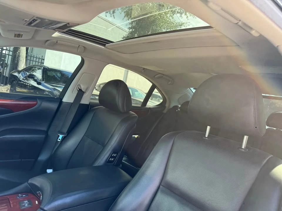 2012 Lexus LS 4th Gen - Image 11 of 16