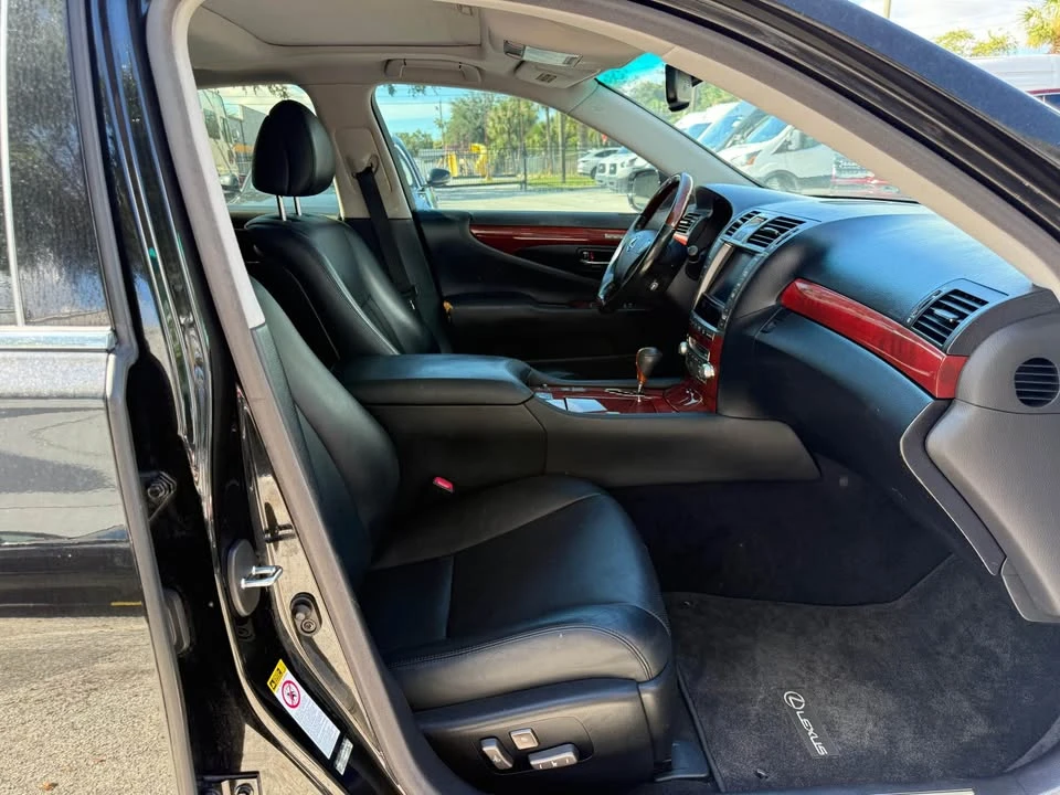 2012 Lexus LS 4th Gen - Image 15 of 16