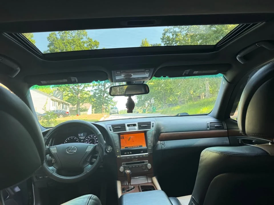 2012 Lexus LS 4th Gen - Image 17 of 17