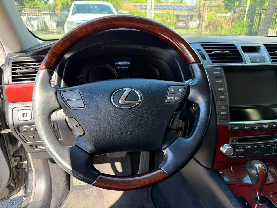 2012 Lexus LS 4th Gen - Image 8 of 16