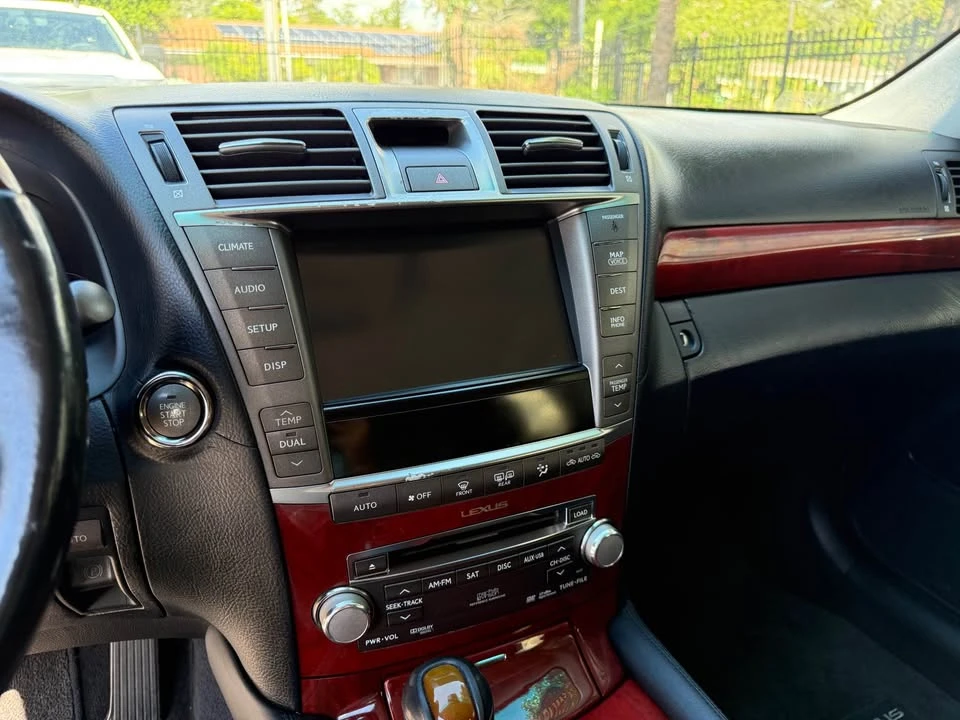 2012 Lexus LS 4th Gen - Image 9 of 16