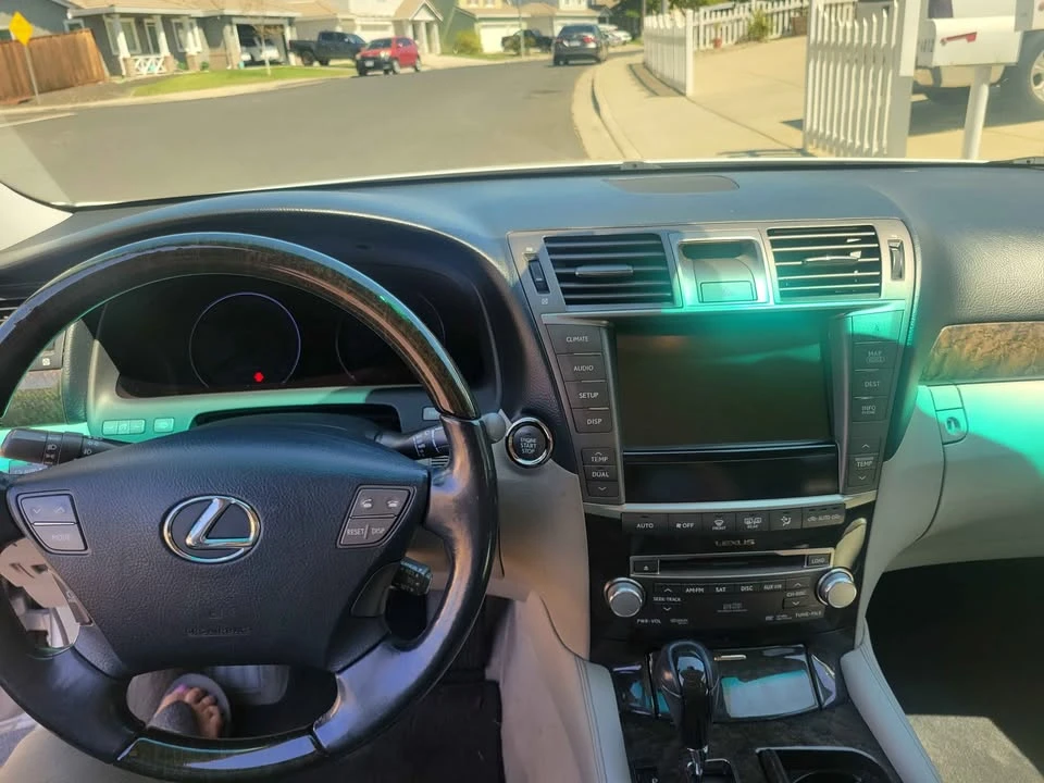 2012 Lexus LS 4th Gen - Image 7 of 9