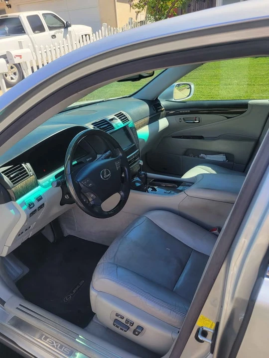 2012 Lexus LS 4th Gen - Image 8 of 9