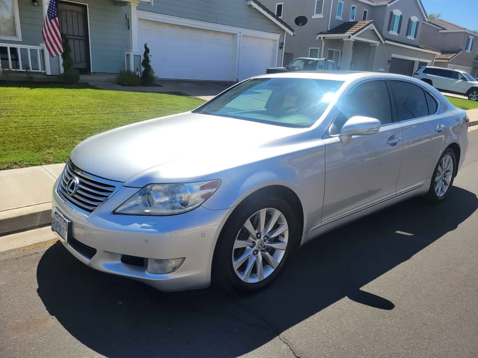 2012 Lexus LS 4th Gen - Image 5 of 9