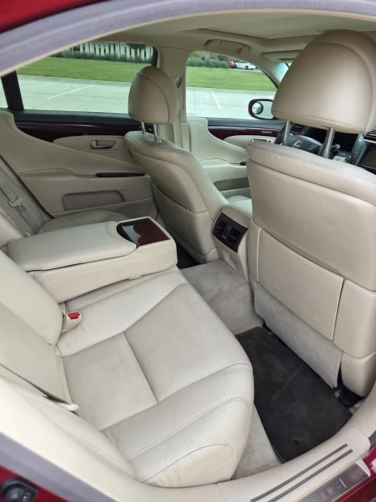 2012 Lexus LS 4th Gen - Image 8 of 12