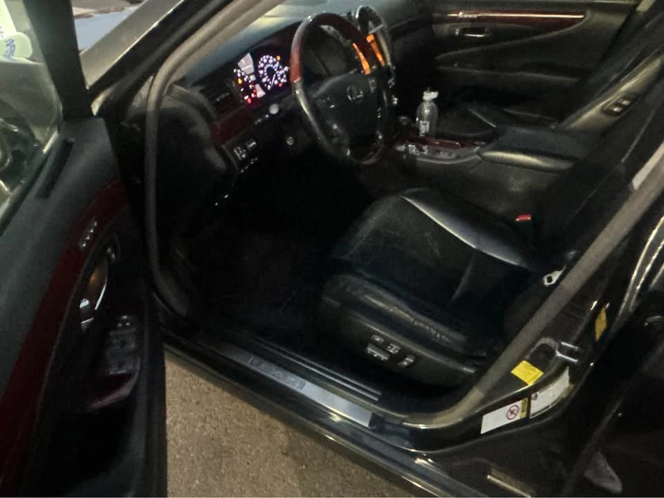 2012 Lexus LS 4th Gen - Image 3 of 4