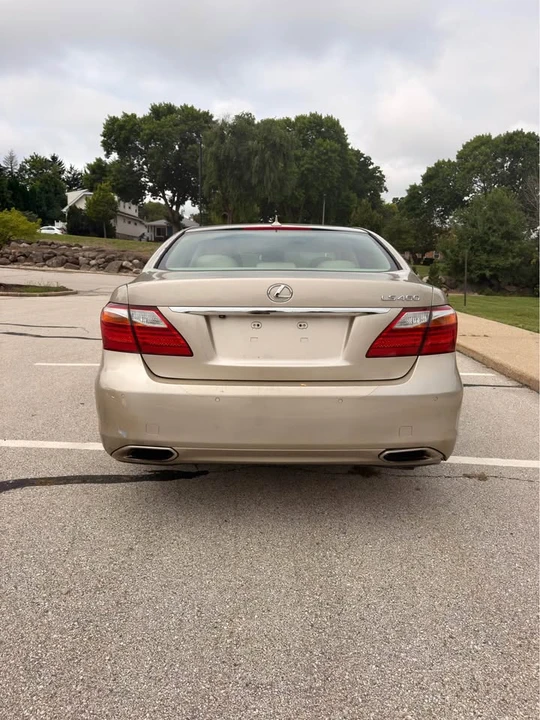 2012 Lexus LS 4th Gen - Image 5 of 13