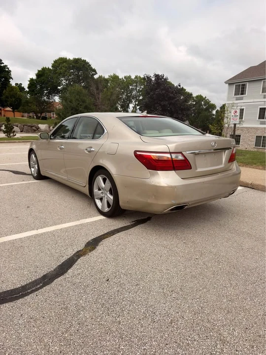 2012 Lexus LS 4th Gen - Image 6 of 13