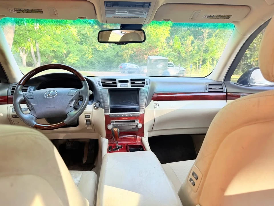 2012 Lexus LS 4th Gen - Image 18 of 20