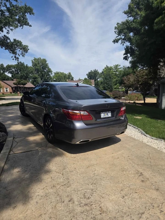 2012 Lexus LS 4th Gen - Image 5 of 13