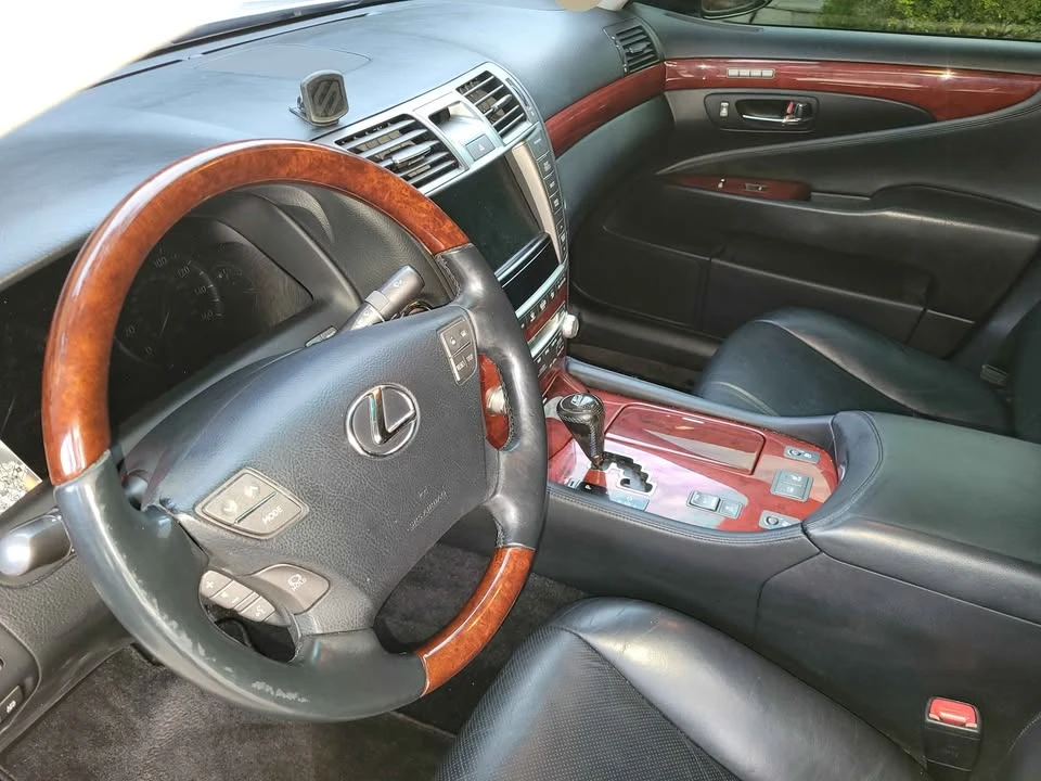 2012 Lexus LS 4th Gen - Image 7 of 13