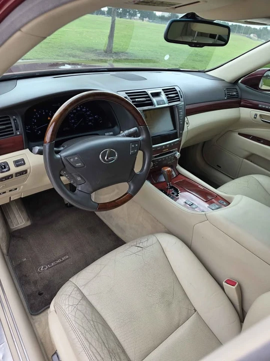 2012 Lexus LS 4th Gen - Image 5 of 12