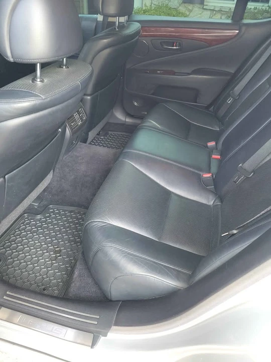 2012 Lexus LS 4th Gen - Image 10 of 13