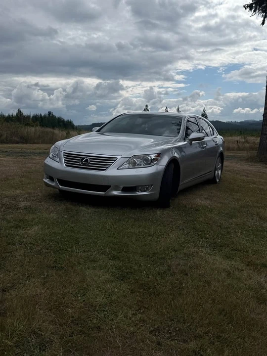 2012 Lexus LS 4th Gen - Image 5 of 11