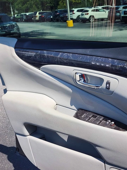 2012 Lexus LS 4th Gen - Image 4 of 10