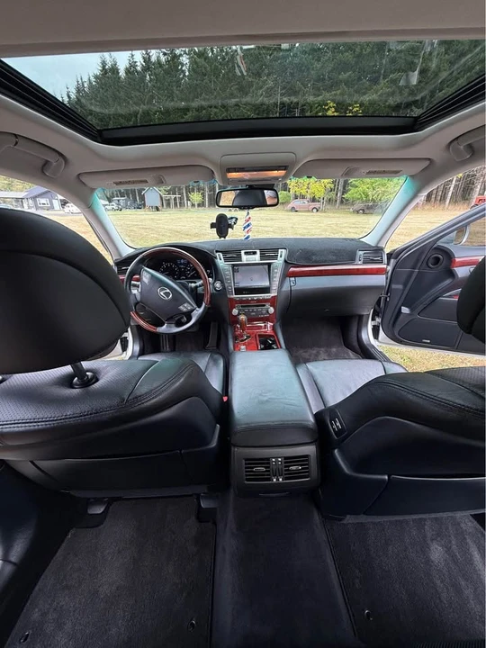 2012 Lexus LS 4th Gen - Image 8 of 11