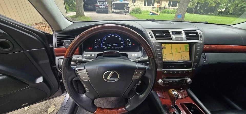 2012 Lexus LS 4th Gen - Image 12 of 14