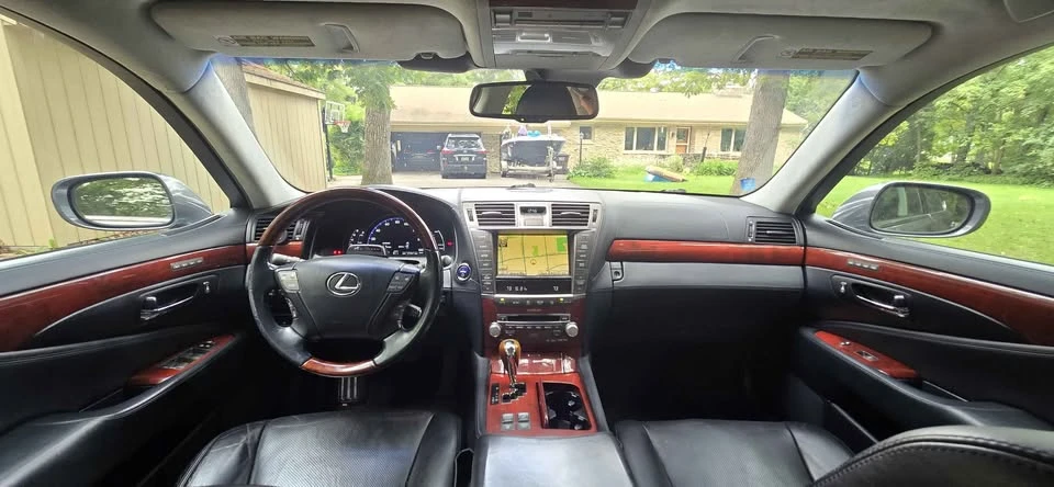 2012 Lexus LS 4th Gen - Image 8 of 14