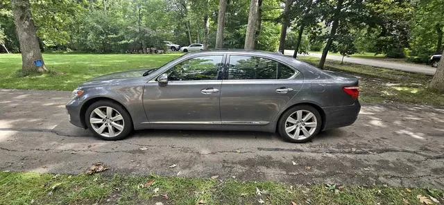 2012 Lexus LS 600h L Sedan 4D