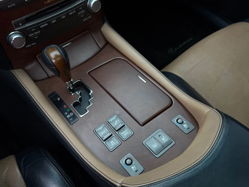 2012 Lexus LS 4th Gen - Image 11 of 17