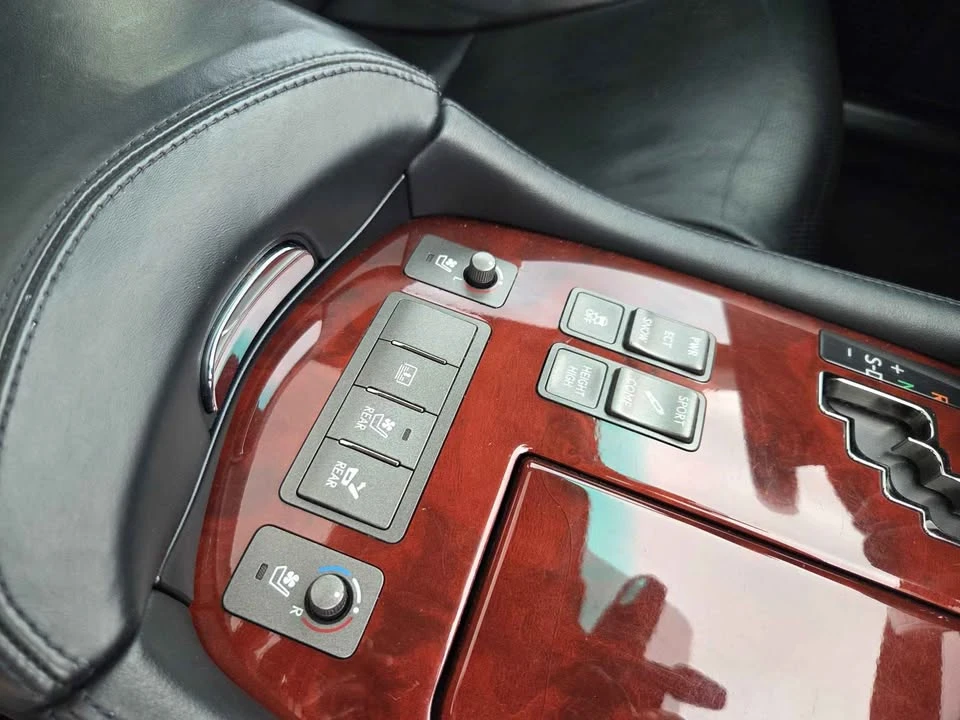 2012 Lexus LS 4th Gen - Image 7 of 15