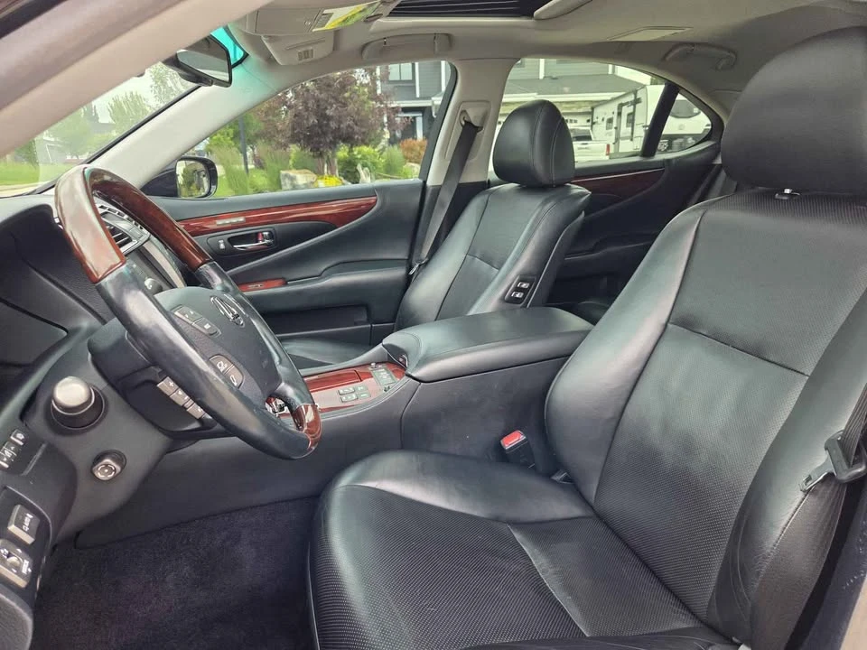 2012 Lexus LS 4th Gen - Image 5 of 15