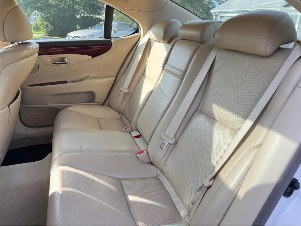 2012 Lexus LS 4th Gen - Image 8 of 10
