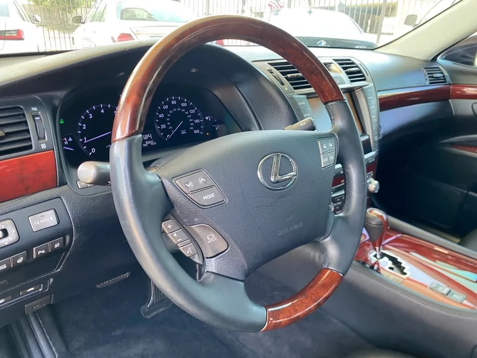 2012 Lexus LS 4th Gen - Image 11 of 20