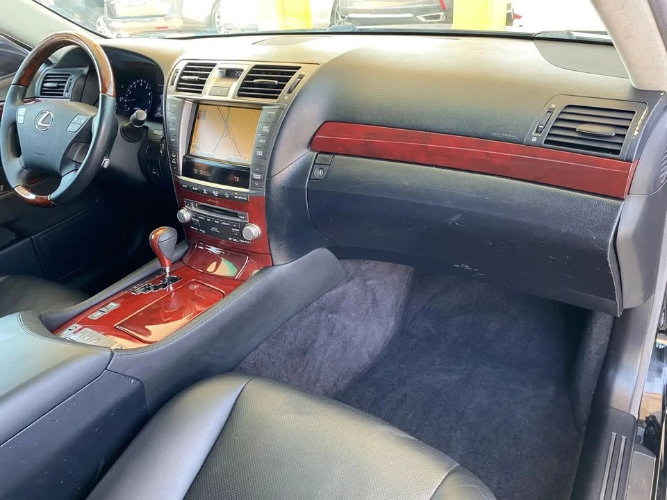 2012 Lexus LS 4th Gen - Image 12 of 20