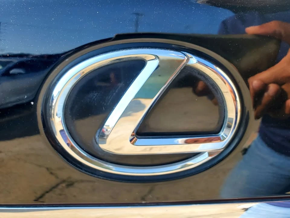 2012 Lexus LS 4th Gen - Image 11 of 20