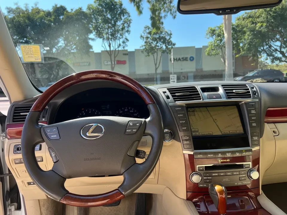 2012 Lexus LS 4th Gen - Image 9 of 16