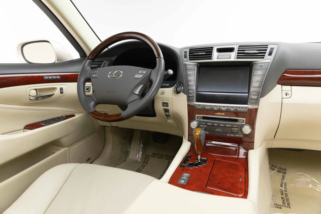 2012 Lexus LS 4th Gen - Image 12 of 31