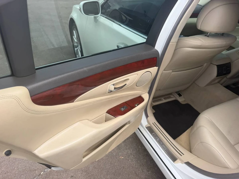2012 Lexus LS 4th Gen - Image 14 of 23