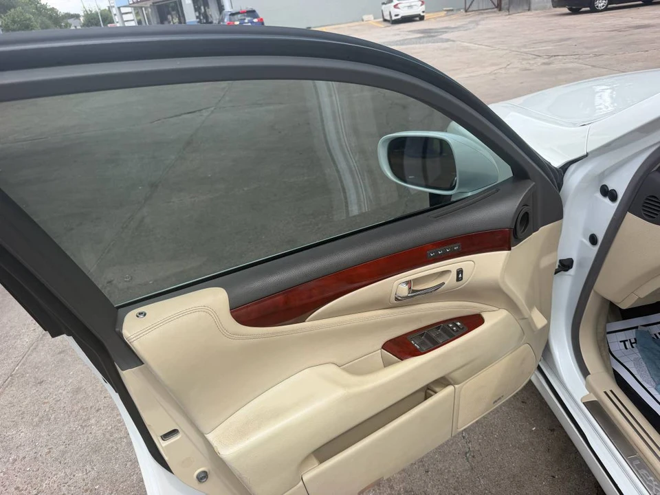 2012 Lexus LS 4th Gen - Image 15 of 23