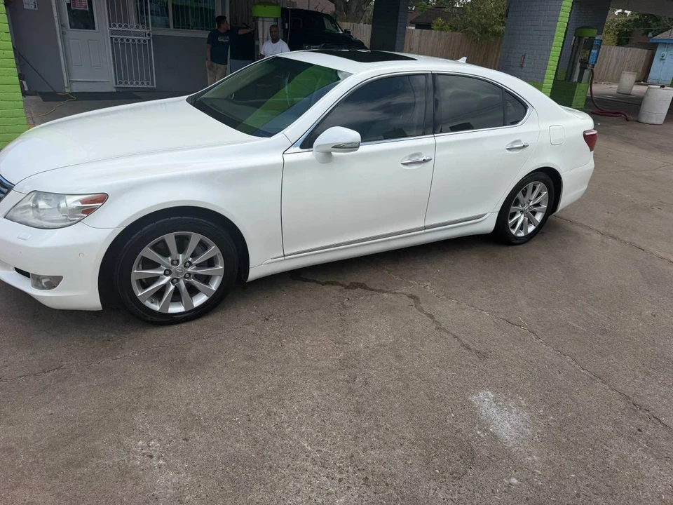 2012 Lexus LS 4th Gen - Image 4 of 23