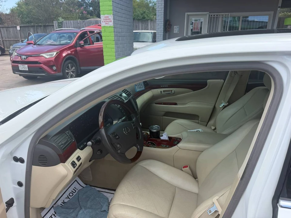 2012 Lexus LS 4th Gen - Image 16 of 23