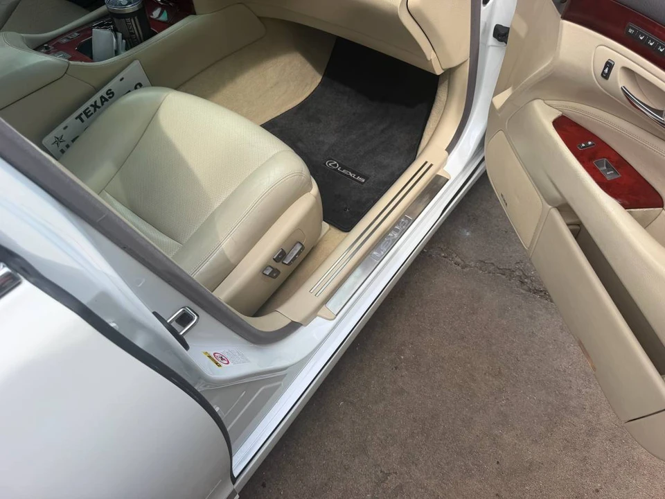 2012 Lexus LS 4th Gen - Image 20 of 23