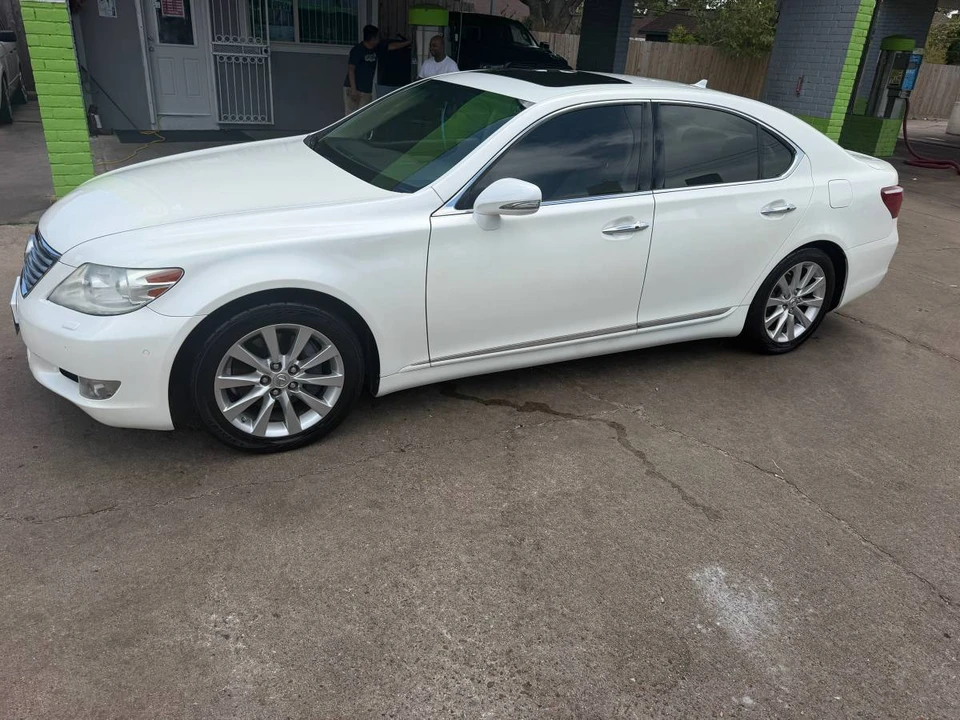 2012 Lexus LS 4th Gen - Image 10 of 23