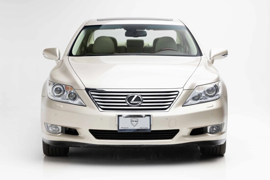 2012 Lexus LS 4th Gen - Image 5 of 31