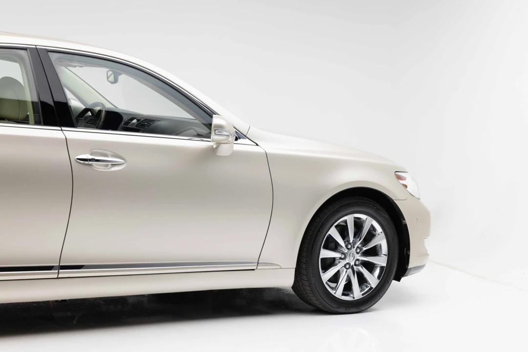 2012 Lexus LS 4th Gen - Image 31 of 31